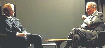 Russel Crowe as Wigand and Christopher Plummer as Mike Wallace