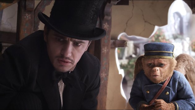 Oz (James Franco) and his friend Finley (voiced by Zach Braff)