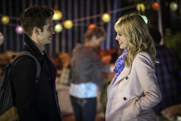 Peter (Andrew Garfield) and Gwen (Emma Stone)