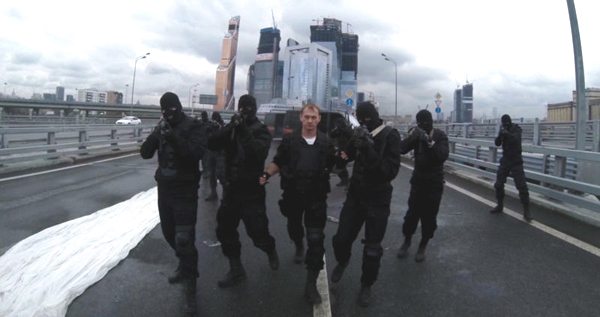 Akan's henchmen about to attach Henry