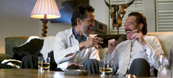 Benjamin Bratt stars as drug trafficker Roberto Alcaino and Bryan Cranston as undercover US Customs agent Robert Mazur who sets him up for a fall
