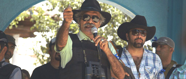 Dr Jose Manuel Mireles gives a speech to Autodefensas followers