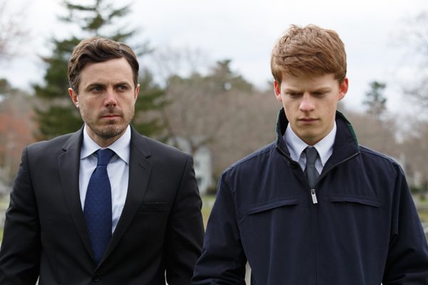 Lee Chandler (Casey Affleck) and his nephew Patrick (Lucas Hedges) in MANCHESTER BY THE SEA