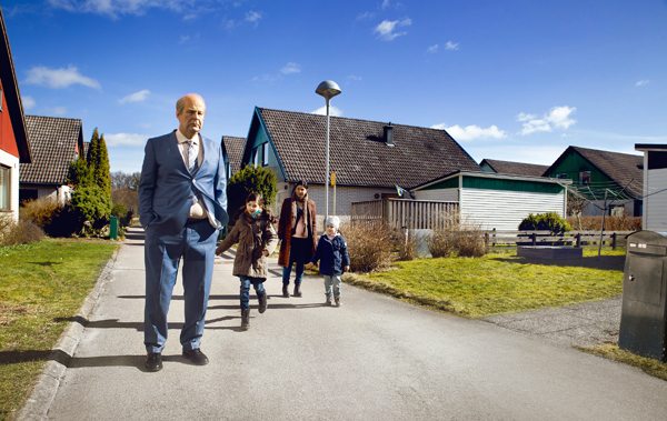 Rolf Lassgard, Nelly Jamarani, Bahar Pars and Zozan Akgun in A MAN CALLED OVE