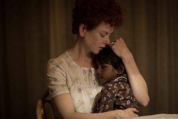 Nicole Kidman as Sue Brierley holding Saroo in LION