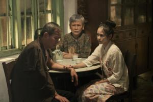 Pan Li Lan (Huang Peijia), Amah (Susan Leong) and Old Wong (Wilson Tin)